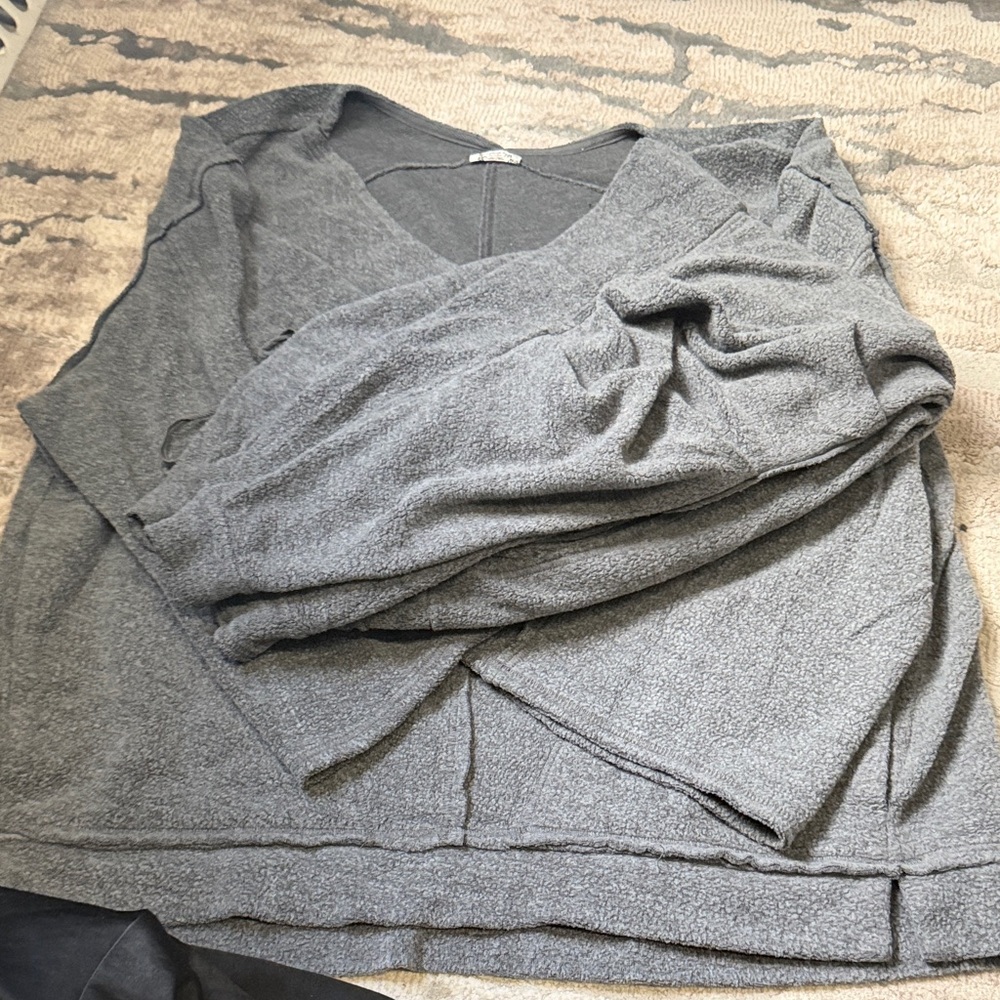 Free People Charcoal Gray Cozy V-Neck Sweatshirt & Jogger Set - Picture 6 of 6
